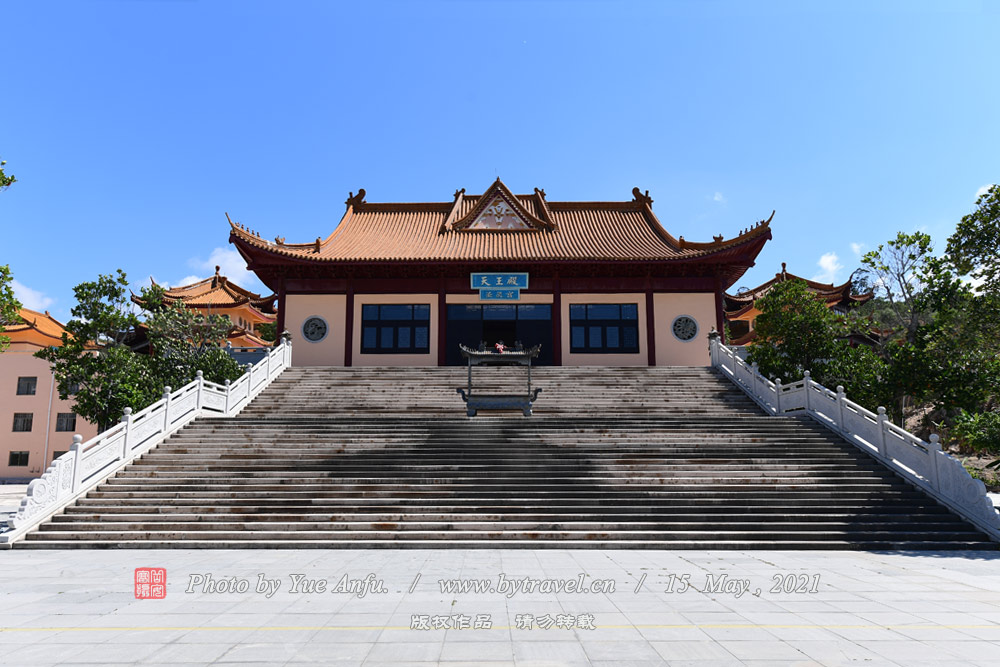 گ