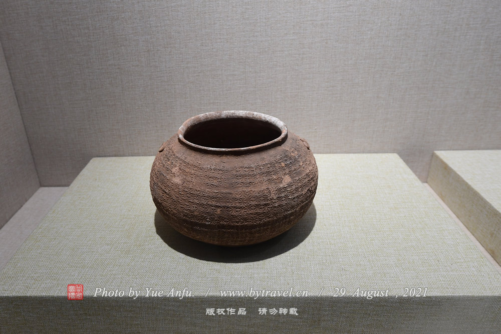 ë岩