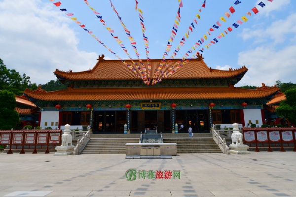 麣