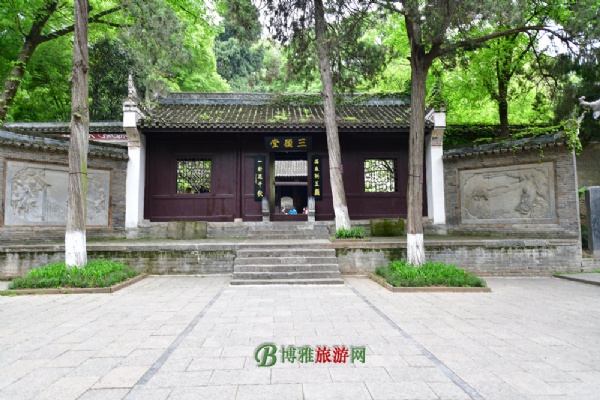 λ®ǰ棬é®¡жԲʱļáõʫ˵ѨѰҰ־̸ġ·ɽǧسˮ߷ڹŽ񡣡õǶʿͶǵĳ羴