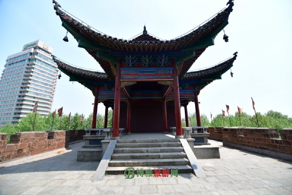 人Ź