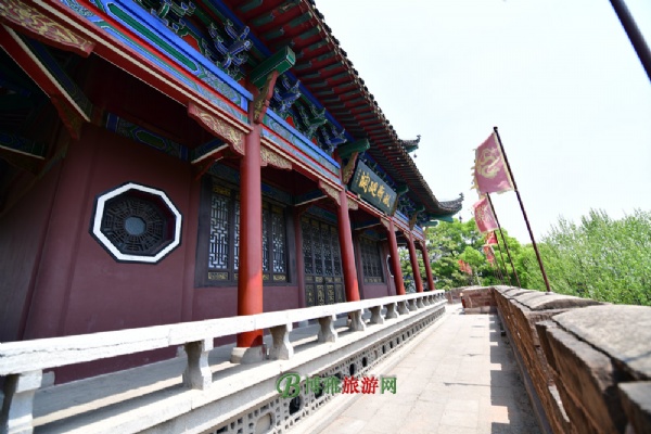 人Ź