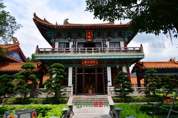 麣