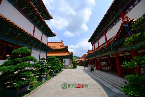 麣