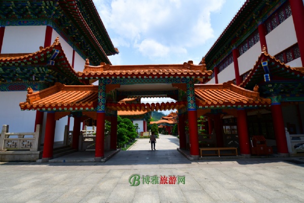 麣
