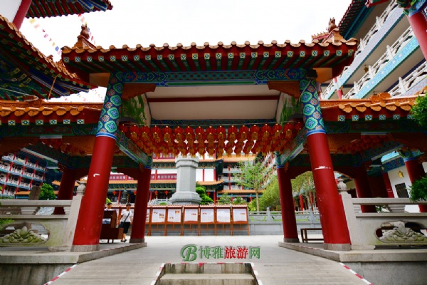 麣