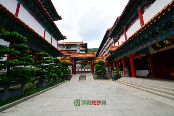 麣