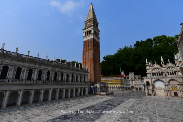 ʥɹ㳡(Piazza San Marco) ٷ׼ʥȹ㳡ֳ˹Ĺ㳡һֱ˹Ρڽ̺ʹͳյĹġʥɹ㳡ɹʥɴáʥ¥¡ۡ¥¥¥ʥɴõĽ¥ʥͼݵȽ˹˺Χɵĳι㳡Լ170ף߿Լ80ףԼ55 [1]  ס㳡ܵĽ͵ոʱС