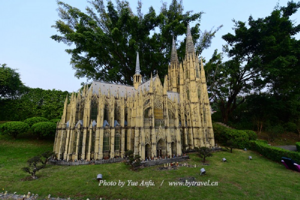 ¡  ڿ¡ġʼ1248꣬19ĩɣʱ6ͣ152ףĸʽ֮һΡ׳ׯ¡ĵװκͲɫǶɫͷףӰ˲ǿҵڽ̸顣