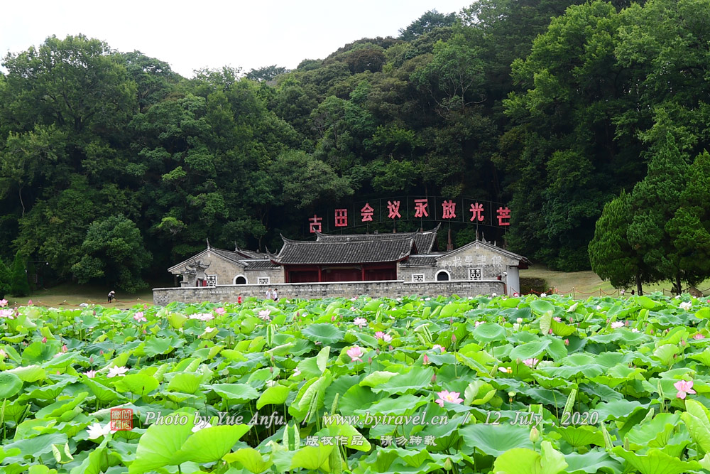 ַ