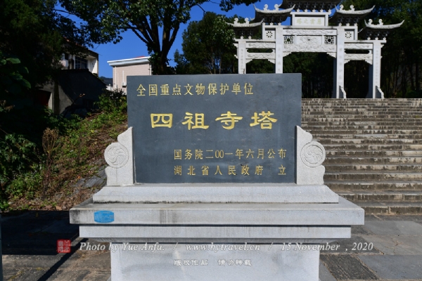 ¼